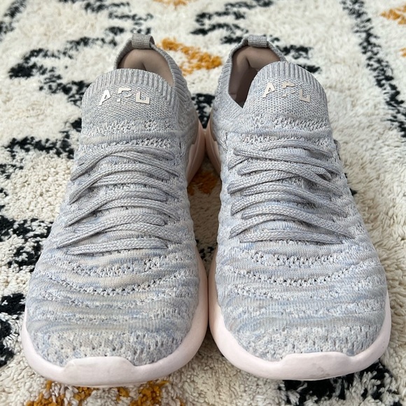 Women’s APL TechLoom Wave Hybrid Running Shoe size 6 - Picture 3 of 10